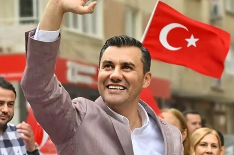 Manisa Büyükşehir Belediye Başkanı Ferdi Zeyrek hayatını kaybetti — haber görseli