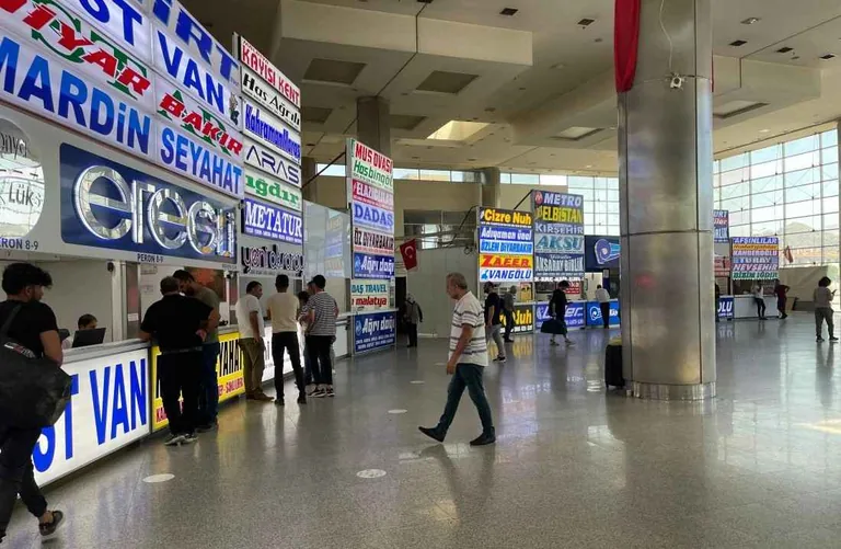 Kayseri otogarında bayram yoğunluğu bitti öğrenci yoğunluğu başladı — haber görseli