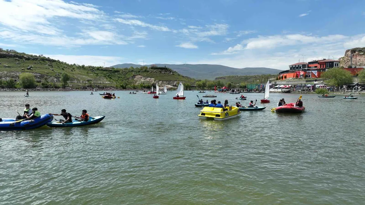 İncesu Marina Su Sporları Merkezi Hizmete Açıldı — haber görseli