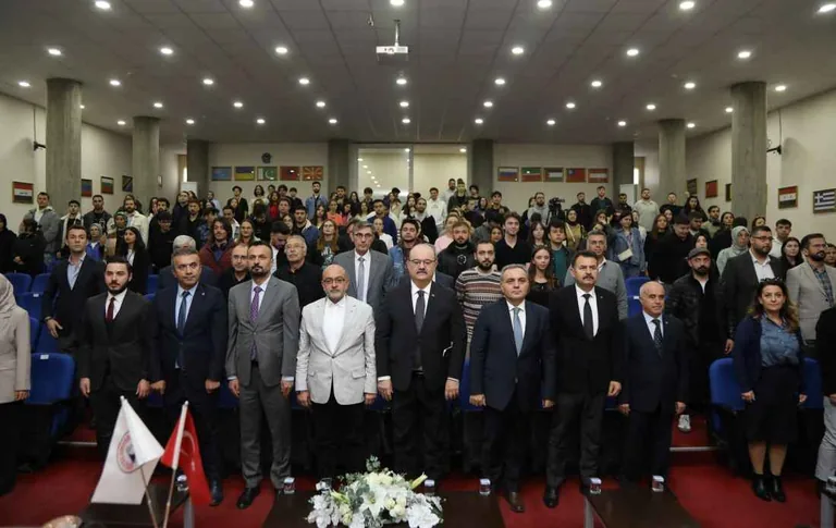 ERÜ Turizm Fakültesi’nde Akademik Yıl Başladı: Bakan Yardımcısı Çam’dan Gençlere Önemli Mesajlar — haber görseli