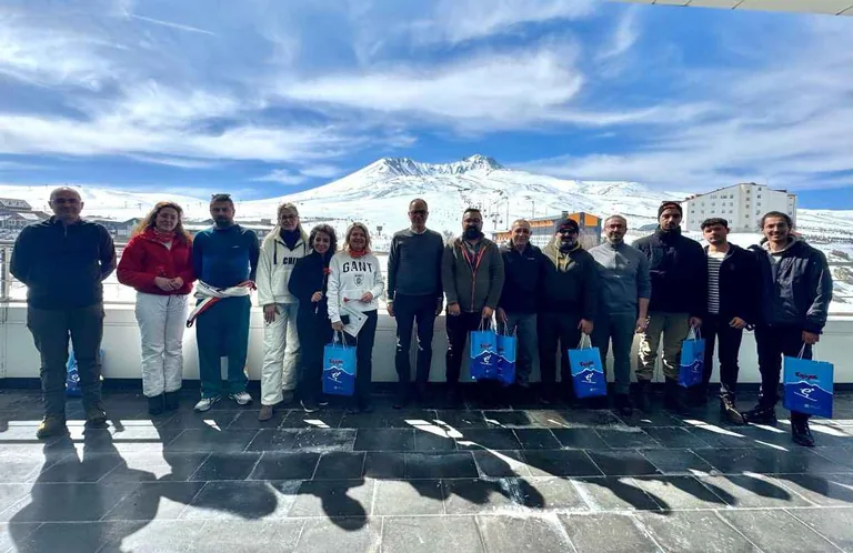 Erciyes’te Fotoğraf Tutkunları Büyüleyici Kış Manzaralarını Ölümsüzleştirdi — haber görseli