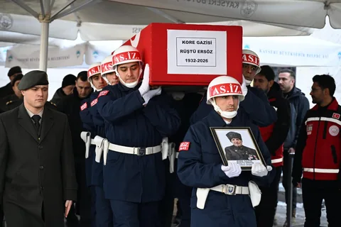 Kore Gazisi Rüştü Ersöz son yolculuğuna uğurlandı — haber görseli