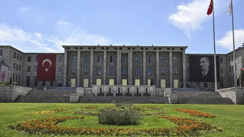 TBMM'de Gündem Öğretmene Şiddet ve Fahiş Fiyat Düzenlemesi — haber görseli