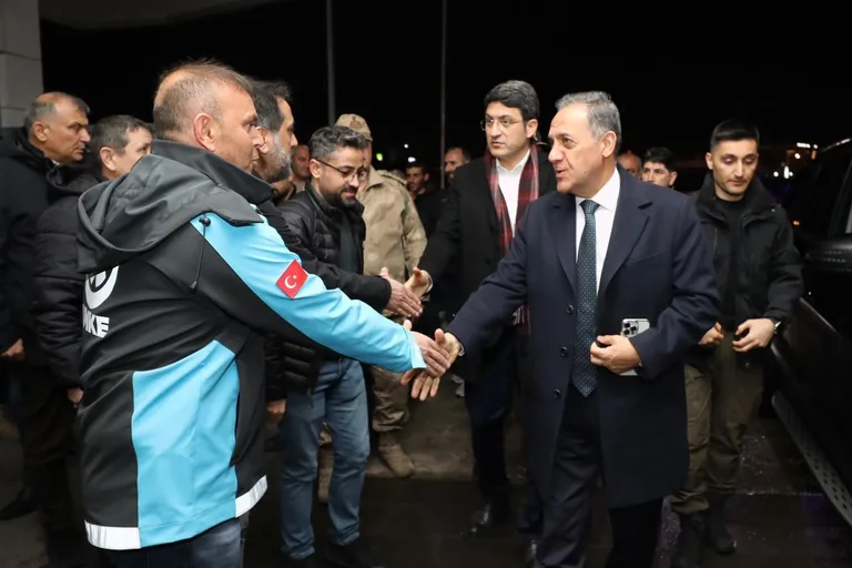 Bingöl'de Otobüs Yan Yattı: 16 Yaralı — haber görseli
