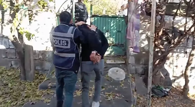 Kayseri'de "Şehit Murat Akpınar-8" Operasyonu: 95 Firari Yakalandı — haber görseli