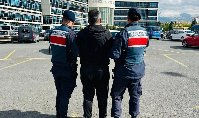 10 ayrı suçtan aranan suç makinesi jandarma ekiplerince yakalandı — haber görseli