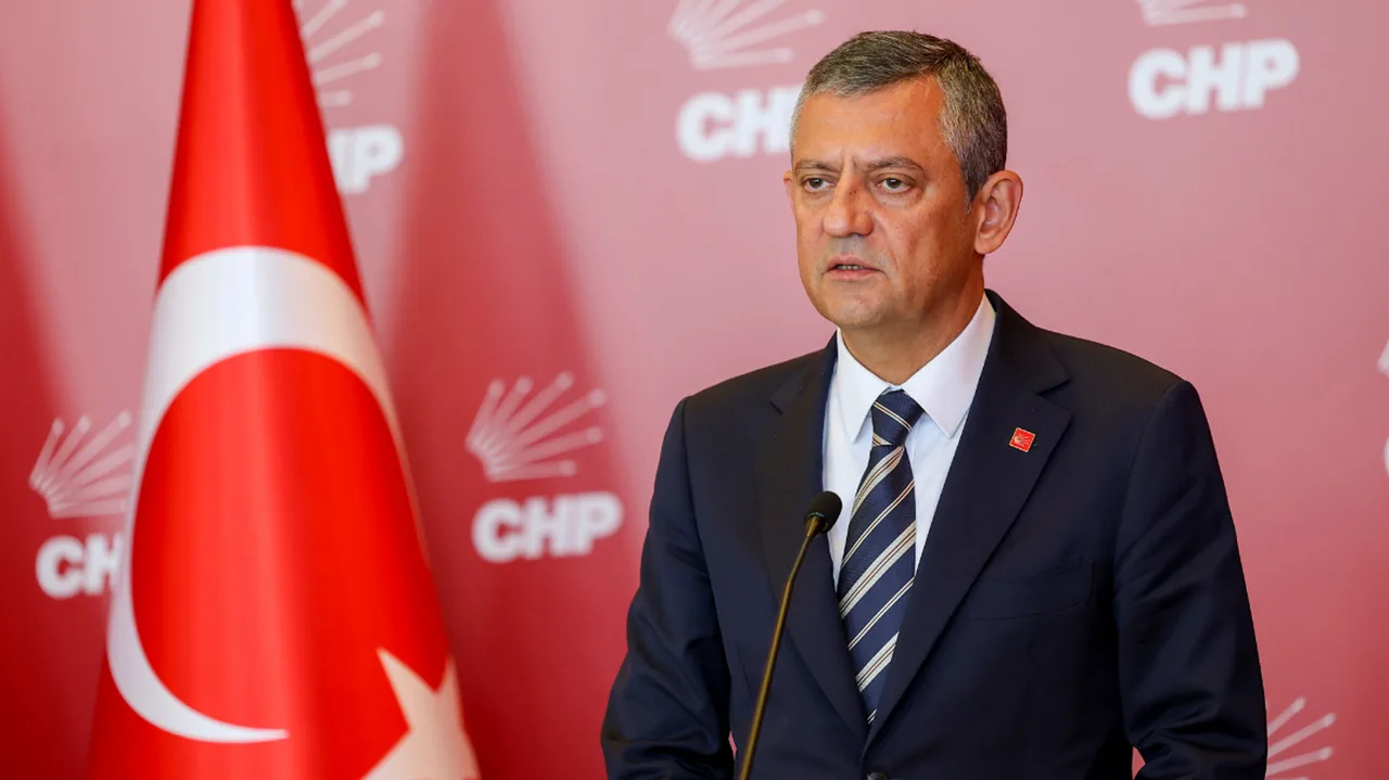 SON DAKİKA | Özgür Özel’den İsim Vermeden Kemal Kılıçdaroğlu' na Sert Mesaj — haber görseli