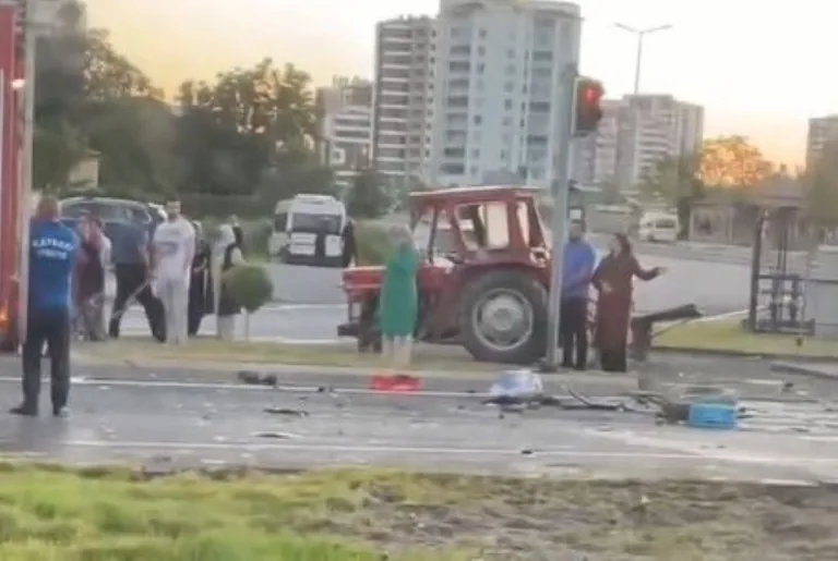 Havalimanı kavşağında trafik kazası: 1 ölü 1 yaralı — haber görseli