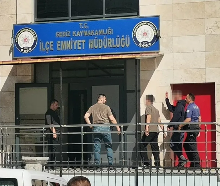 Kütahya'da 14 Yaşındaki Çocuğa Yönelik İstismar Soruşturmasında 8 Şüpheliden 6'sı Tutuklandı — haber görseli