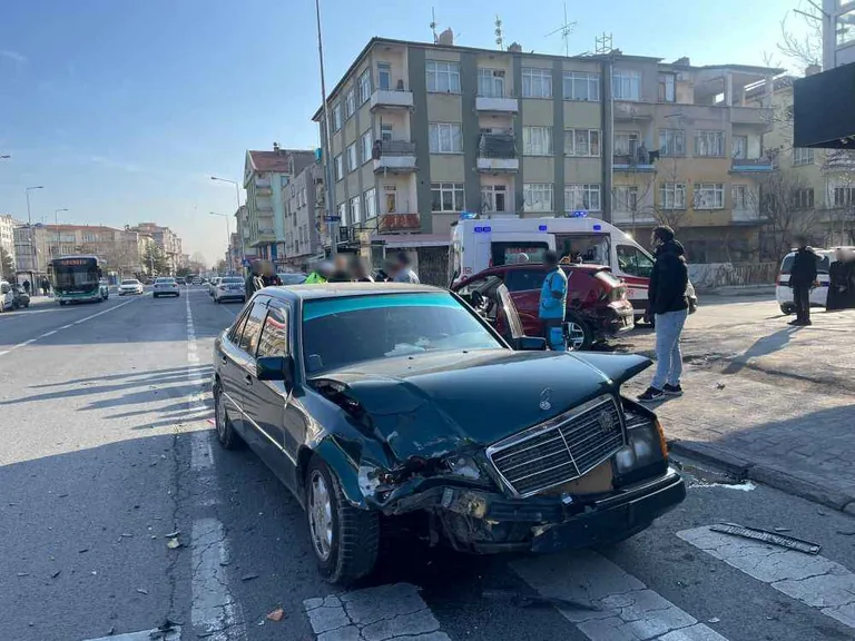 Dikkatsiz Sürücü Kaza Yaptı: 1 Yaralı — haber görseli