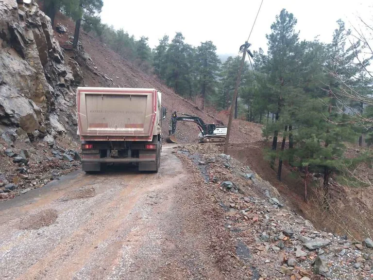 Yahyalı’da Sel Yolu Vurdu: Kapuzbaşı - Ulupınar Güzergahında sağanak yağış yolda hasara neden oldu — haber görseli