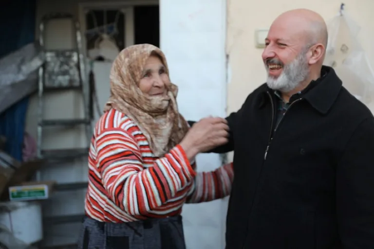 PARANIN GEÇMEDİĞİ ‘DOST ELİ’ İLE GÖNÜLLER FETHEDİLİYOR — haber görseli