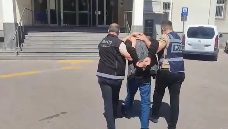 Kayseri’de Cinayet Firarisine Şafak Operasyonu: 32 yıl hapisle aranan Ö.T. Kıskıvrak Yakalandı! — haber görseli