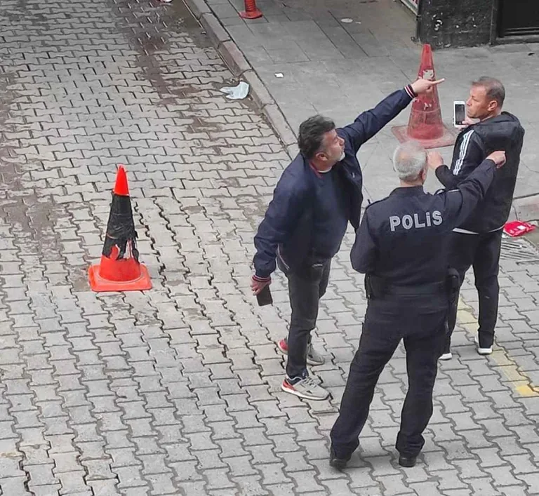 Sahabiye'de Bomba Paniği! Şüpheli Poşetler Kayseri'de Paniğe Neden Oldu — haber görseli