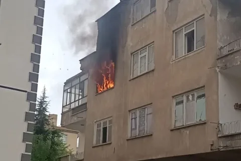 Fevzi Çakmak Mahallesi'nde Dairede Çıkan Yangın Paniğe Neden Oldu — haber görseli