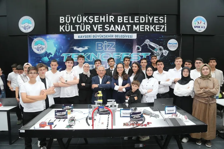 YKS’DE KAYMEK’TEN 4 ÖĞRENCİ İLK BİNE GİRDİ — haber görseli