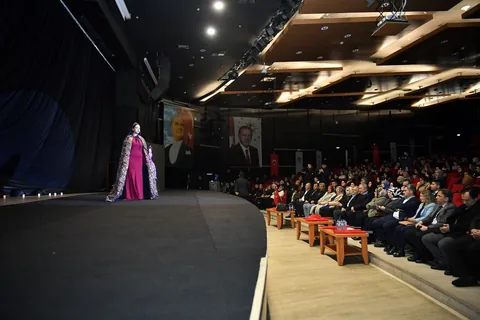 Kahraman Türk Kadınları Defilesi, Katılımcılardan Büyük Beğeni Topladı — haber görseli