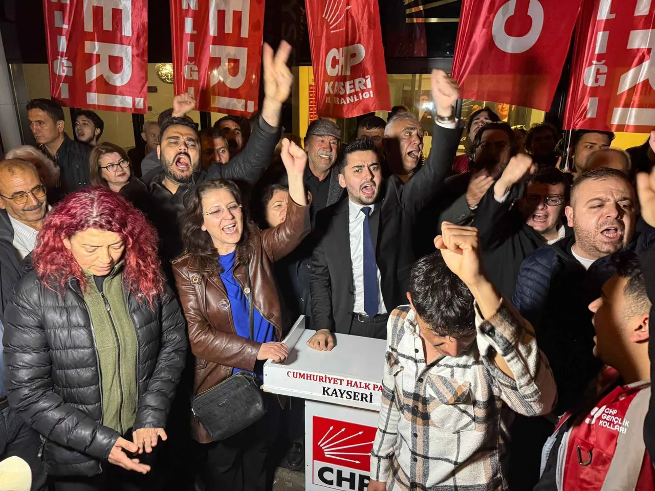 CHP Kayseri’den Sert Muhtıra: "Delegenin Tertemiz İradesini Masa Başı Oyunlarla Kıramazsınız!" — haber görseli