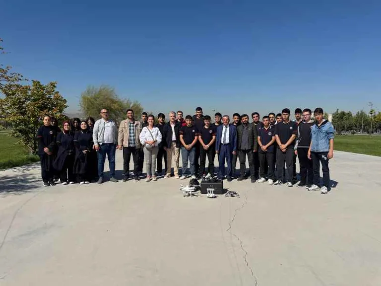 Kayseri Büyükşehir'den Öğrencilere Drone ve CBS Eğitimi — haber görseli