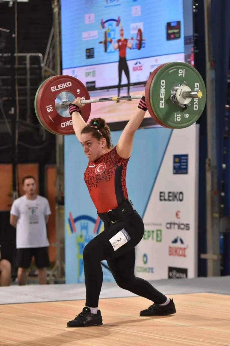 Yeşilhisarlı ERVA Spor Okulları sporcusu Yağmur Bulut,  Avrupa Halter Şampiyonas'nda İkinci Oldu — haber görseli