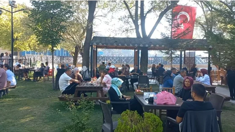 Bünyan'da Hafta Sonu Ziyaretçi Yoğunluğu! Sıcaktan bunalanlar Bünyan’a akın etti — haber görseli