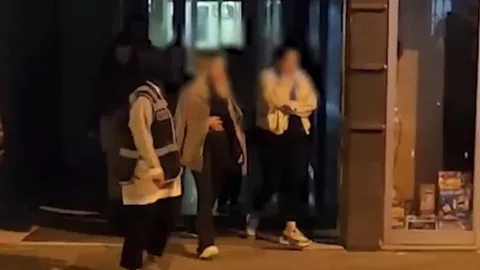 Masaj Salonlarına Baskın! Kayseri Emniyetinden 13 Adrese Fuhuş Operasyonu, 12 Kişi Gözaltında — haber görseli