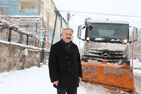 Başkan Palancıoğlu Sahada! Melikgazi’de Kar Mesaisi: 58 Mahallede Kesintisiz Ulaşım Seferberliği — haber görseli