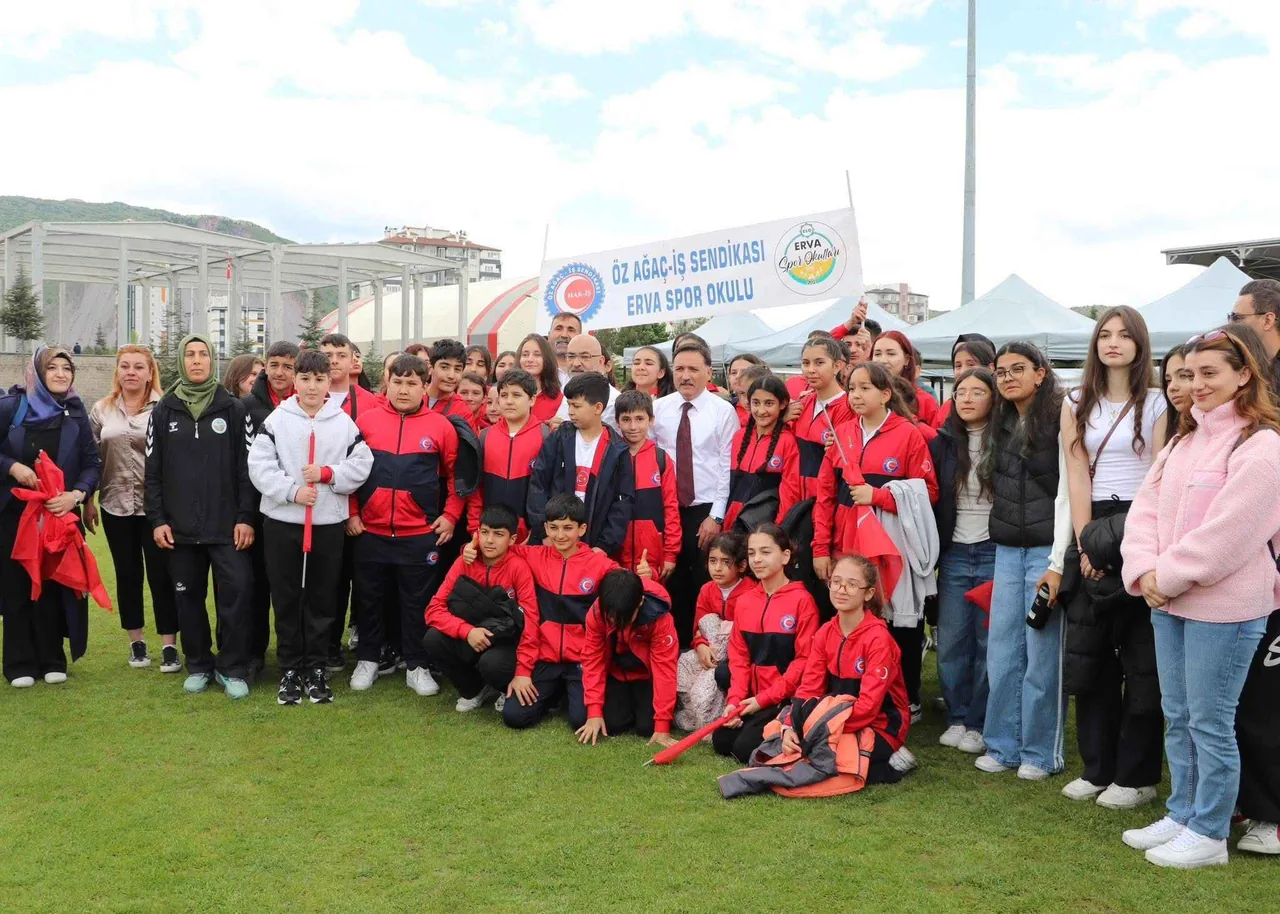 Kayseri’de 19 Mayıs Coşkusu: Bağımsızlık Meşalesi Atatürk Spor Kompleksi'nde Yeniden Parladı! — haber görseli