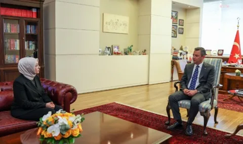 Ayşe Ateş, CHP Lideri Özgür Özel ile görüştü — haber görseli