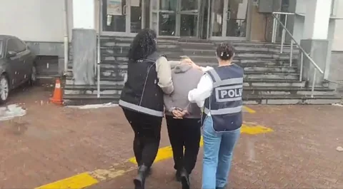 Hırsızlık Suçundan 11 Yıl 11 Ay Hapis Cezası Bulunan Kadın Firari Yakalandı — haber görseli