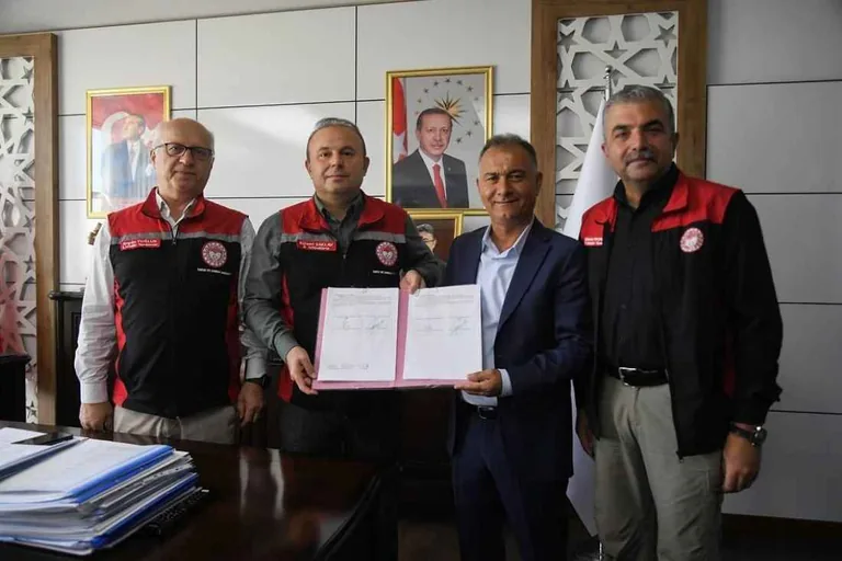 Sığır Yetiştiriciliğinde Kimliklendirme Dönemi Başlıyor: Kayıt Sistemi İçin Protokol İmzalandı — haber görseli