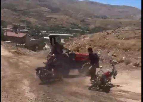 Malatya'da Hayvan Otlatma Kavgası! Akıl almaz görüntüler... Traktörü İnsanların Üzerine Sürdü — haber görseli