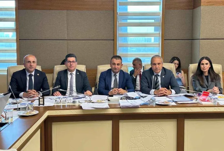 Aşkın Genç: Kanun Teklifi, öğretmenlerimizin taleplerine yanıt vermemektedir — haber görseli