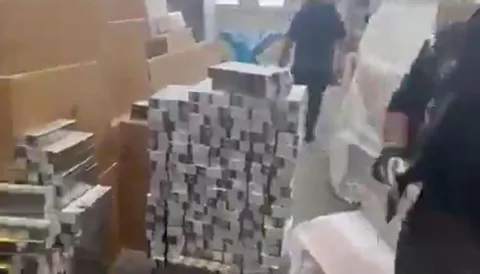 Yemek Masası Görünümlü Sigara Zulası! Yemek Masasına Sakladı, Tırla Kaçıracaktı: Yakalandı — haber görseli