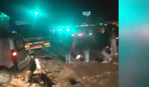 Son Dakika! Buzlanma Nedeniyle Zincirleme Kaza:3'ü Ağır 7 Yaralı — haber görseli