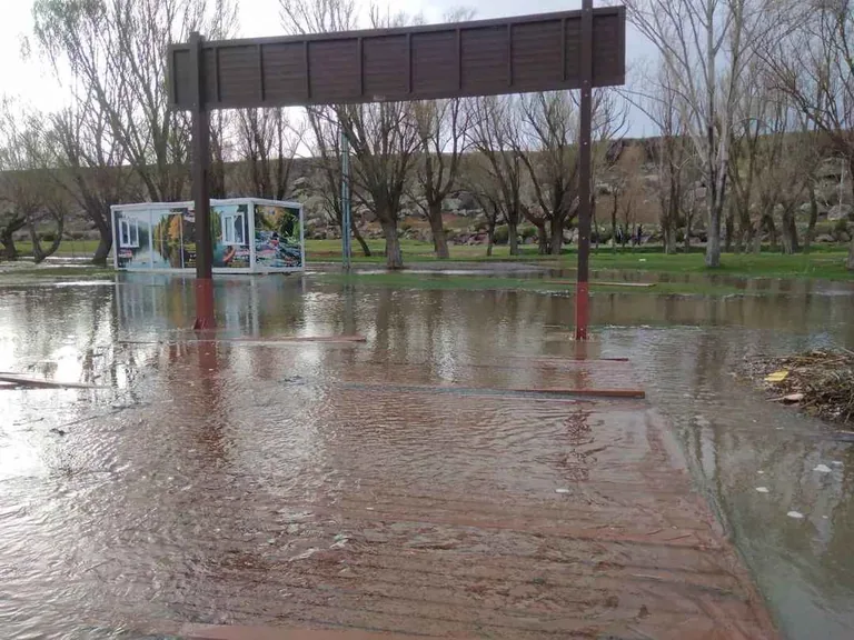 Son Dakika Kayseri... Tomarza’da Sağanak Zamantı Irmağı’nı Taşırdı — haber görseli