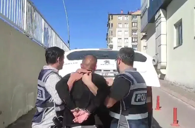23 Yıl Hapis Cezası Bulunan Firari Yakalandı — haber görseli