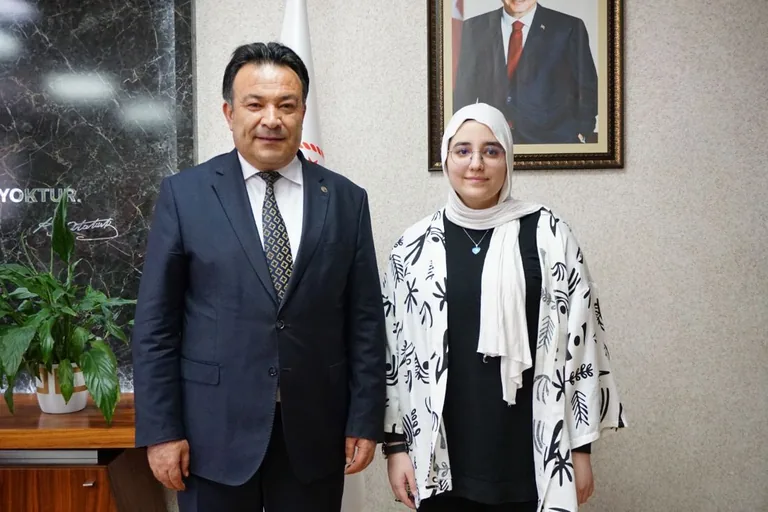 Kayseri’den Dünya’ya Uzanan Başarı! Bergüzar Yürüm Avrupa Kızlar Bilgisayar Olimpiyatları’nda Altın Madalya Kazandı — haber görseli