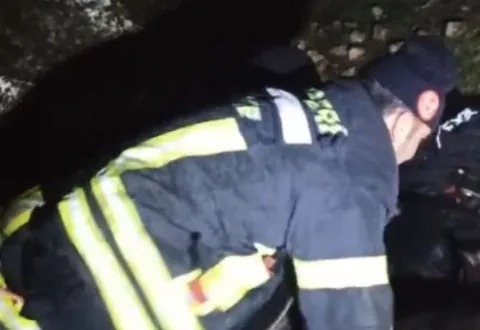 Büyükşehir İtfaiyesi, 15 Metrelik Kuyuya Düşen İneği 3 Saatte Kurtardı — haber görseli