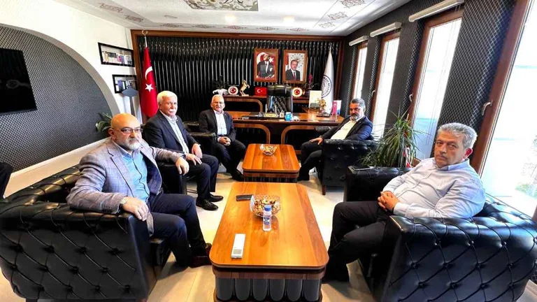 AK Parti Heyetinden CHP'li Başkan Deniz Yağan’a hayırlı olsun ziyareti — haber görseli