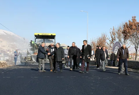 Talas ve Büyükşehir Belediyelerinden Ortak Asfalt Çalışması: KEPEZ'DE YOLLAR YENİLENİYOR — haber görseli