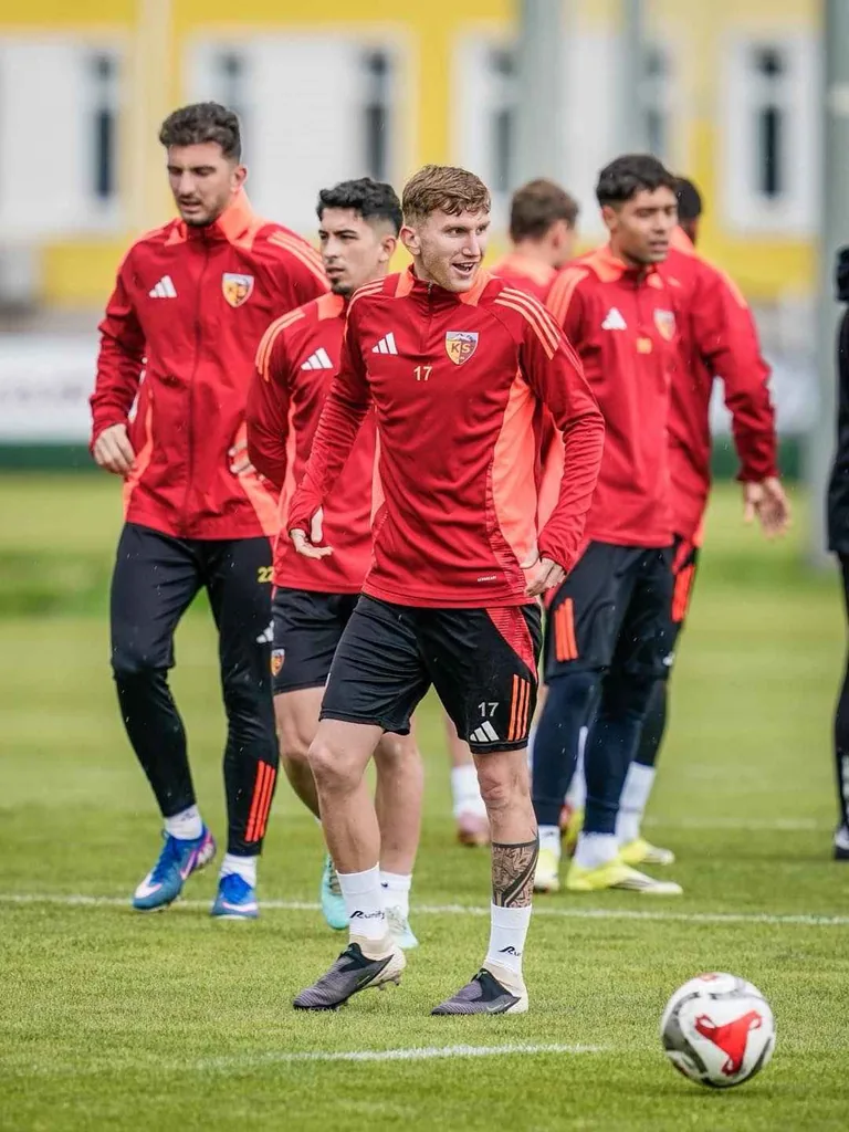 Kayserispor Kenetlendi: Eyüpspor Karşısında Kritik Randevu Öncesi Hazırlıklar Tamam — haber görseli