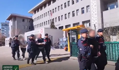 Alkollü sürücü hem kaza yaptı hem polise saldırdı! Aksaray'da Polise  Saldıran 3 Maganda Tutuklandı — haber görseli