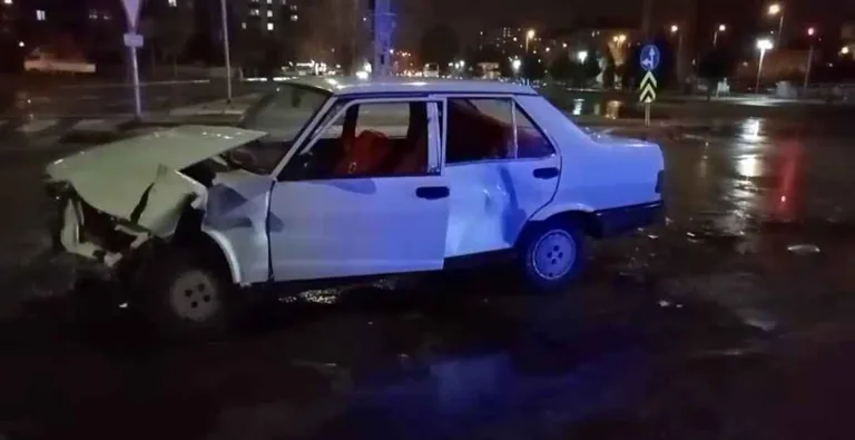 Bağdat Caddesi’nde Maddi Hasarlı Kaza: İki Otomobil Çarpıştı — haber görseli