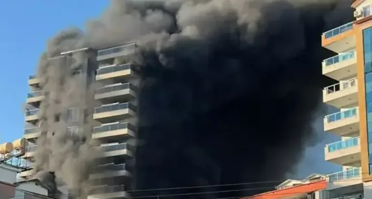 Sondakika Haber: Antalya Alanya'da 12 katlı otel İnşaatında yangın! — haber görseli