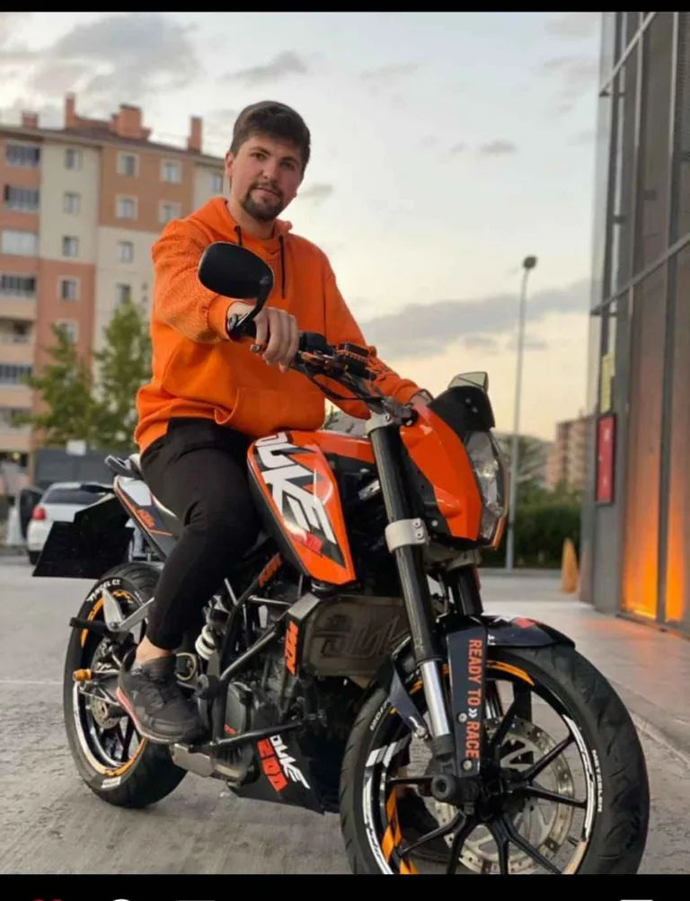 Otomobilin Çarpması Sonucu Hayatını Kaybeden Motokurye Mehmet, Defnedildi — haber görseli