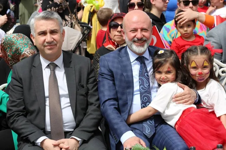 KOCASİNAN’DA 3 GÜN SÜRECEK OLAN ÇOCUK ŞENLİKLERİ BAŞLADI — haber görseli