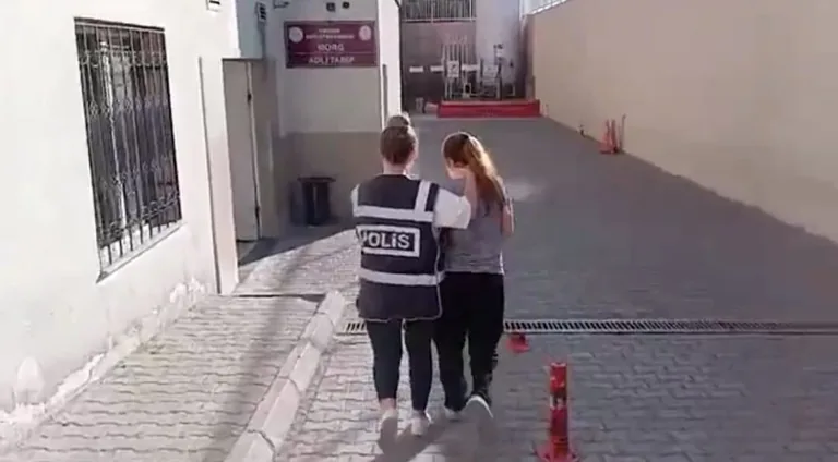 Hırsızlık Suçundan 24 Yıl Cezalı Firari Kadın Yakalandı — haber görseli
