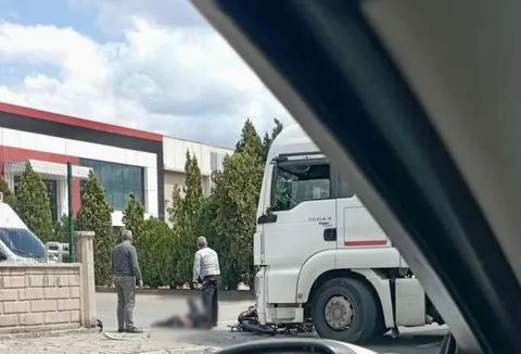 Kayseri'de Kazasız Gün Geçmiyor! Motosiklet İle TIR Çarpıştı: 1 Yaralı — haber görseli