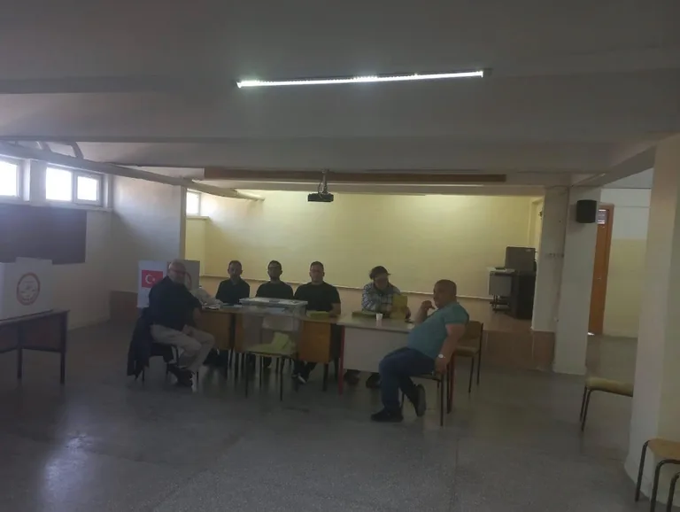 Eşinin Vefatının Ardından Aday Oldu, Muhtar Seçildi! Dervişağa Mahallesi'nde Yeni Muhtar Şule Çakmak — haber görseli